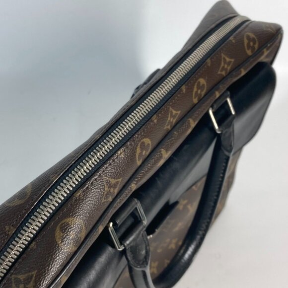 LOUIS VUITTON Black Monogram Leather Bag - Picture 13 of 16